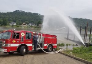 SAFD Engine 953 Drafting at the Kanawha River at Roadside Park in St. Albans,WV